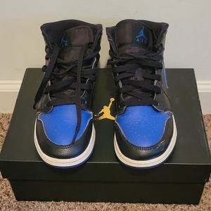 Air Jordan 1 Mid